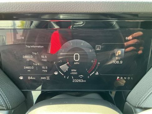 Used 2025 GMC Yukon Denali AWD/4WD image 11