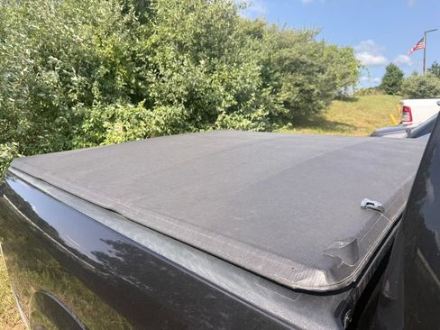 Used 2017 RAM 1500 Laramie AWD/4WD image 11