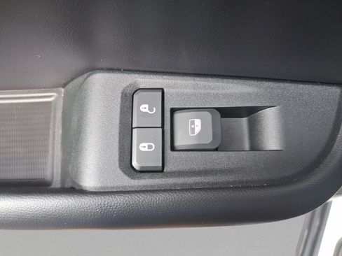 Used 2024 Jeep Grand Cherokee L Altitude RWD image 24