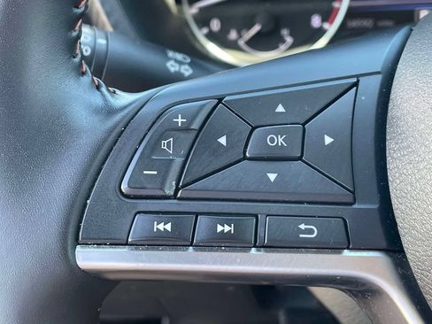 Used 2025 Nissan Sentra SR FWD image 29