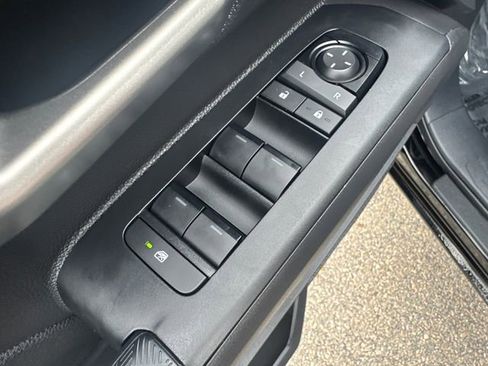 Used 2024 Toyota Tacoma TRD Off-Road image 28