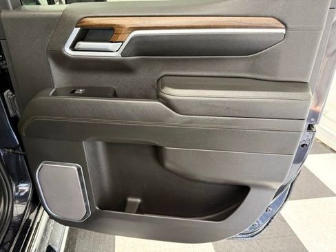 Used 2022 Chevrolet Silverado 1500 High Country w/ Technology Package image 20