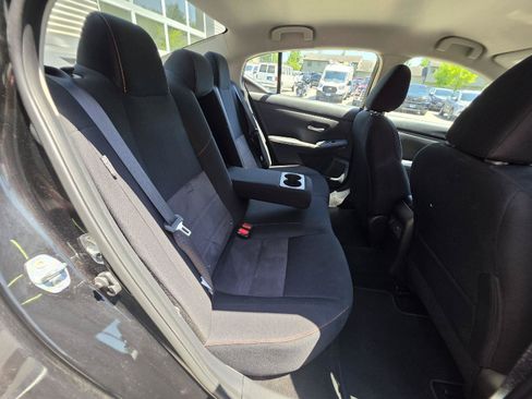 Used 2025 Nissan Sentra SR FWD image 18
