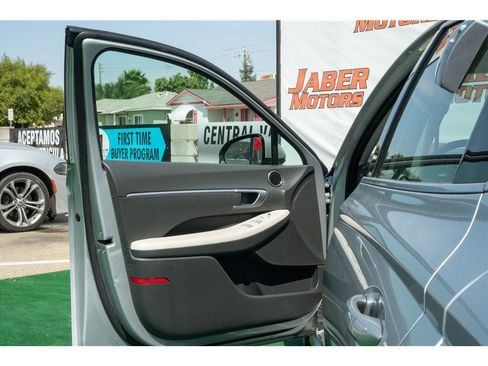 Used 2025 Hyundai Sonata SEL FWD image 13