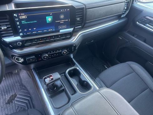 Used 2024 Chevrolet Silverado 1500 LT Trail Boss w/ Convenience Package II image 12