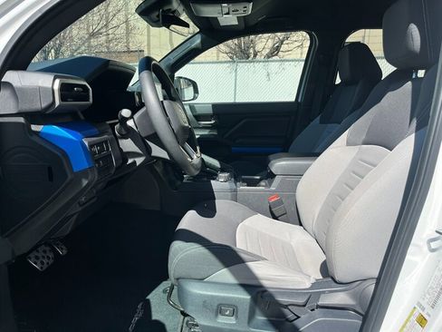 Used 2025 Toyota Tacoma TRD Sport image 17