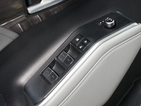 Used 2023 Toyota Highlander Limited image 33