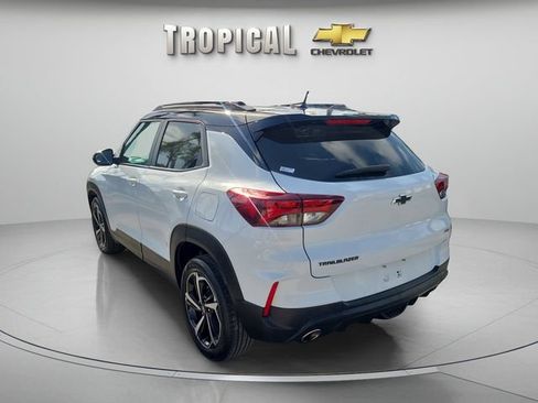 Used 2023 Chevrolet TrailBlazer RS w/ Convenience Package FWD image 2