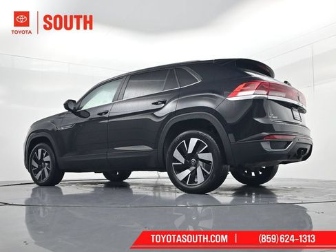 Used 2024 Volkswagen Atlas Cross Sport SE FWD image 48