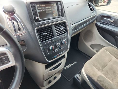 Used 2017 Dodge Grand Caravan SE w/ Power Window Group FWD image 28