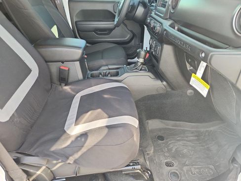 Used 2023 Jeep Wrangler Unlimited AWD/4WD image 25