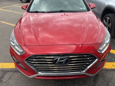 Used 2019 Hyundai Sonata SE FWD image 2