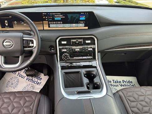 Certified 2025 Nissan Armada Platinum w/ Convenience Package image 5