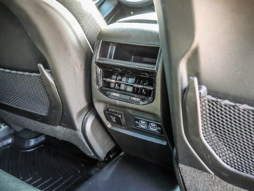 Used 2024 Jeep Grand Cherokee Altitude RWD image 22