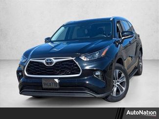 Used 2023 Toyota Highlander XLE video 1