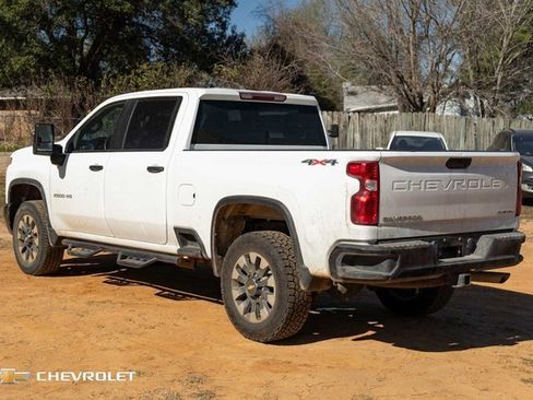Used 2024 Chevrolet Silverado 2500 Custom w/ Custom Convenience Package image 8