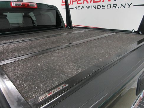 Used 2015 GMC Canyon SLT AWD/4WD image 25