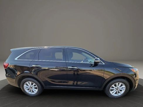 Used 2019 Kia Sorento L FWD image 4