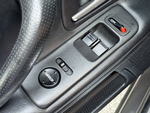 Used 2004 Honda S2000 image 16