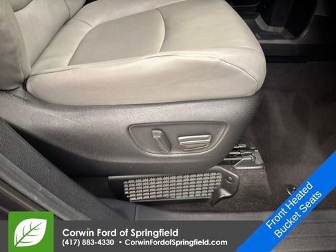 Used 2025 Toyota Sienna XLE image 11