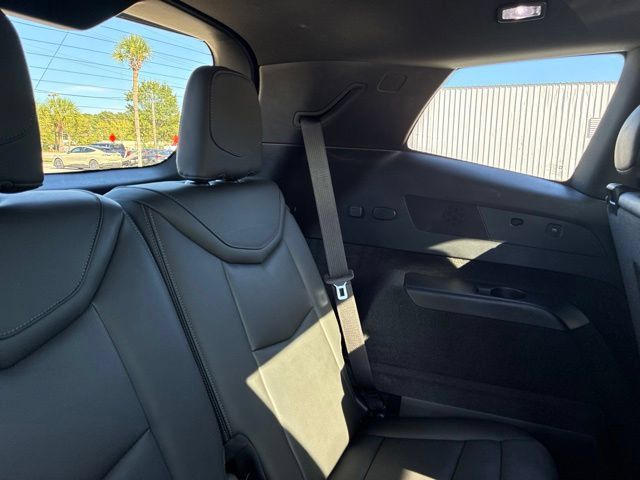 Used 2023 Cadillac XT6 Premium Luxury w/ Technology Package FWD image 26