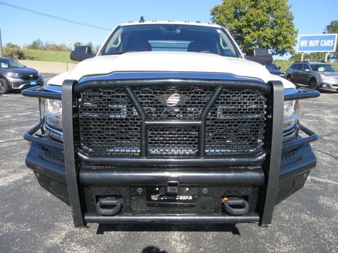 Used 2019 RAM 3500 Tradesman w/ Chrome Appearance Group image 8