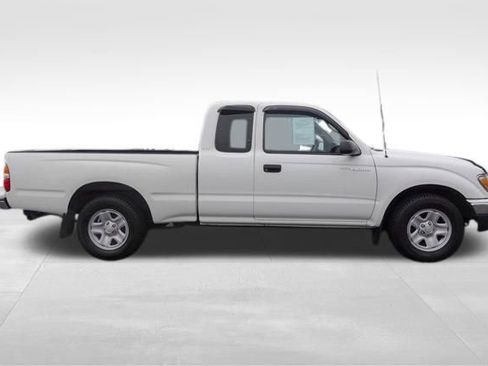 Used 2002 Toyota Tacoma 2WD Xtracab image 2