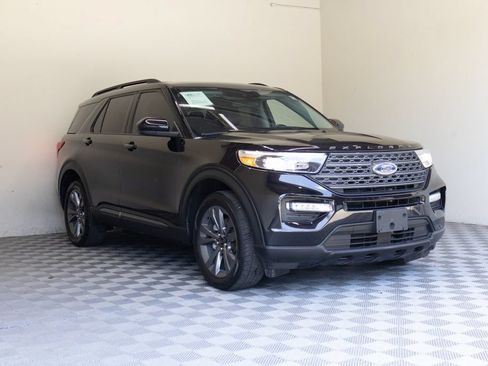 Used 2024 Ford Explorer XLT w/ Equipment Group 202A AWD/4WD image 7