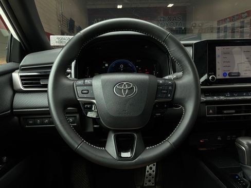 Used 2025 Toyota Camry SE FWD image 32