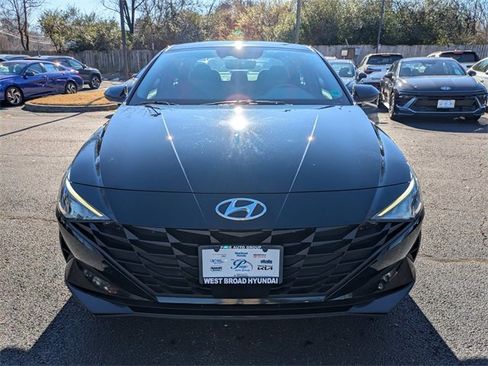 Used 2023 Hyundai Elantra SEL w/ Convenience Package image 9