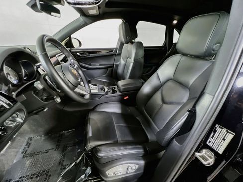 Used 2023 Porsche Macan S image 21