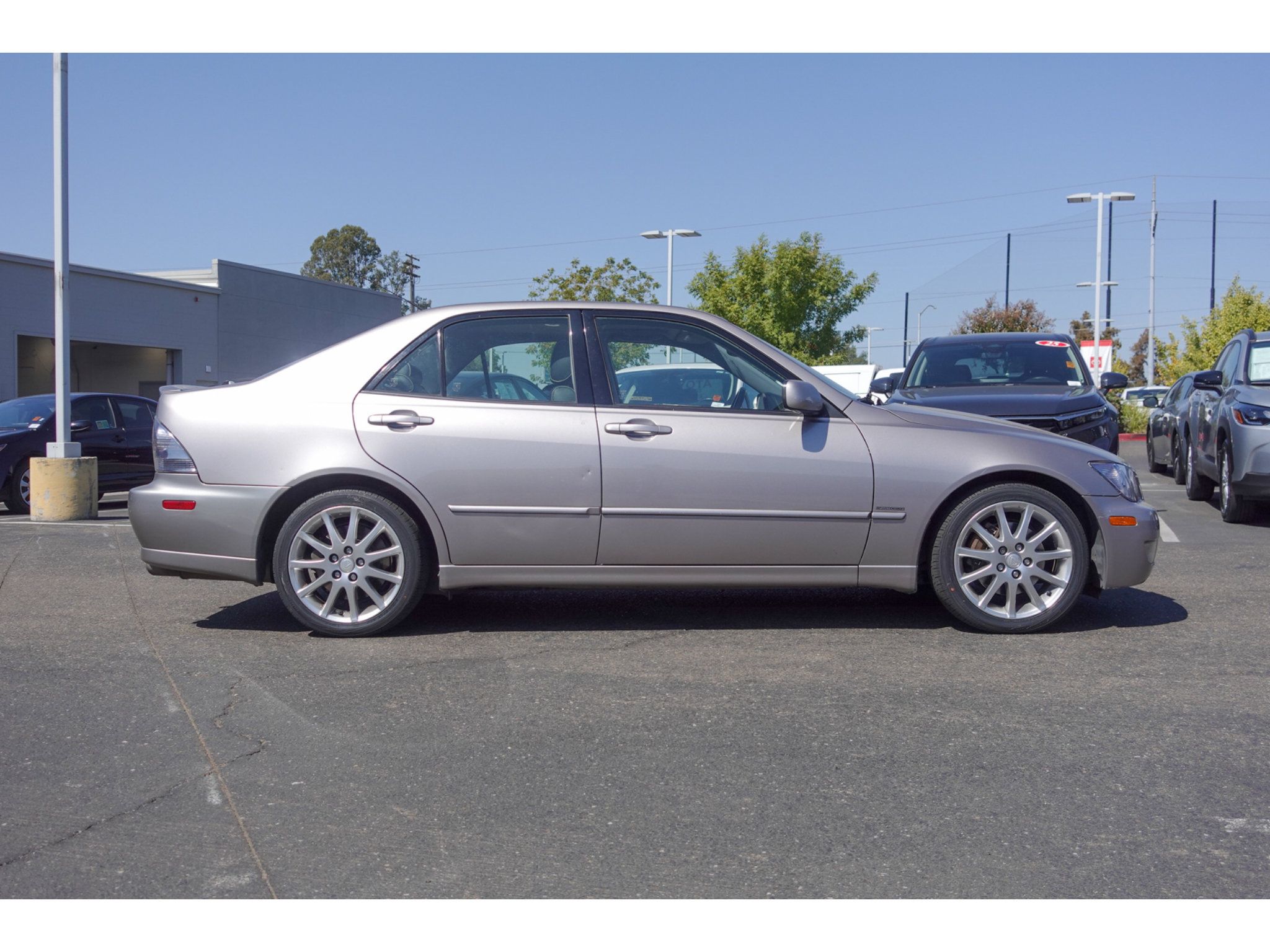 Used 2003 Lexus IS 300 RWD image 2