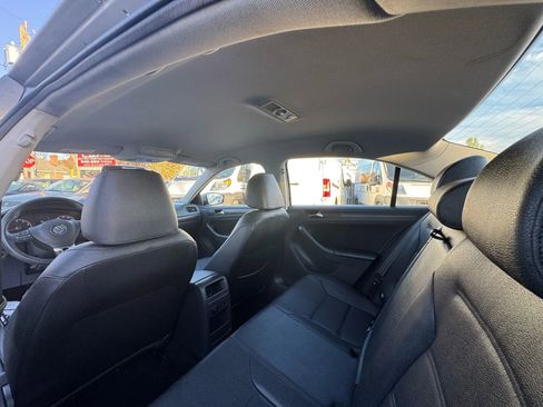 Used 2011 Volkswagen Jetta SE image 24