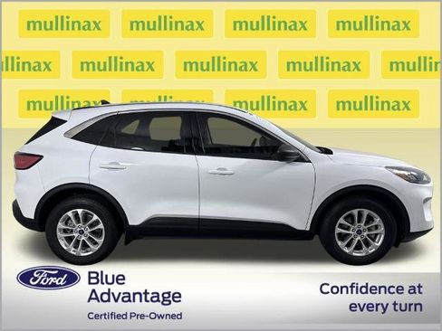 Certified 2022 Ford Escape SE image 2
