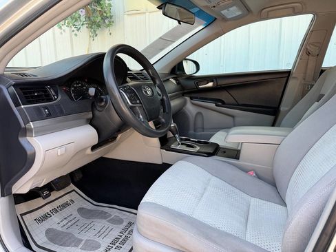 Used 2012 Toyota Camry LE FWD image 11