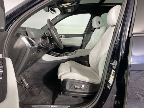Certified 2025 BMW X5 xDrive40i w/ M Sport Package image 11