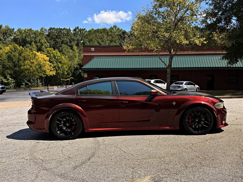 Used 2016 Dodge Charger SRT Hellcat RWD image 4