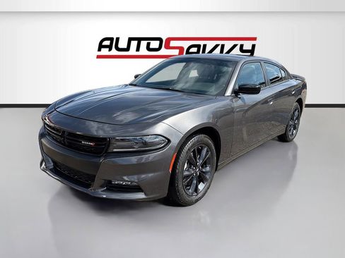 Used 2023 Dodge Charger SXT w/ Blacktop Package image 3