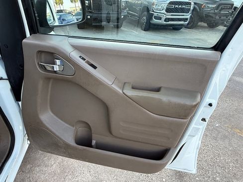 Used 2016 Nissan Frontier SV RWD image 14