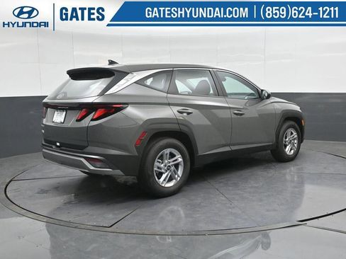 New 2026 Hyundai Tucson SE image 2