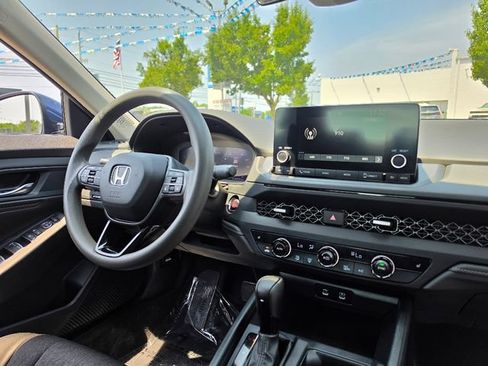 Used 2023 Honda Accord EX image 13