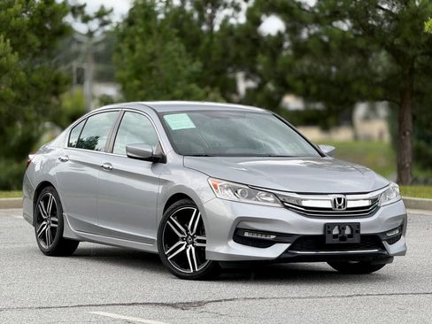 Used 2016 Honda Accord Sport image 13