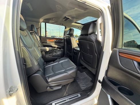 Used 2017 Cadillac Escalade ESV Premium Luxury image 20