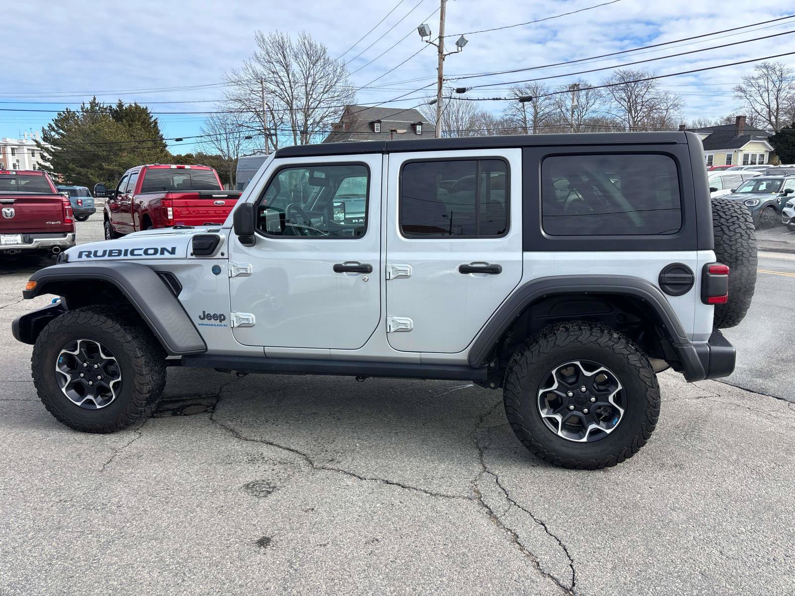 Used 2023 Jeep Wrangler Unlimited Rubicon 4xe w/ Cold Weather Group AWD/4WD image 6