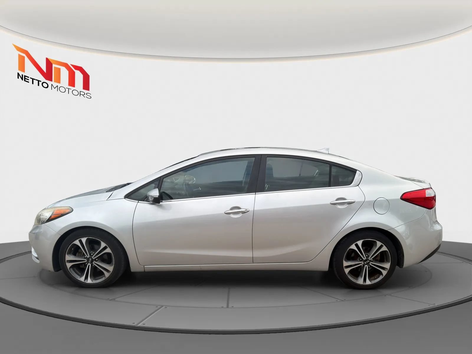 Used 2015 Kia Forte EX w/ Premium Package FWD image 2