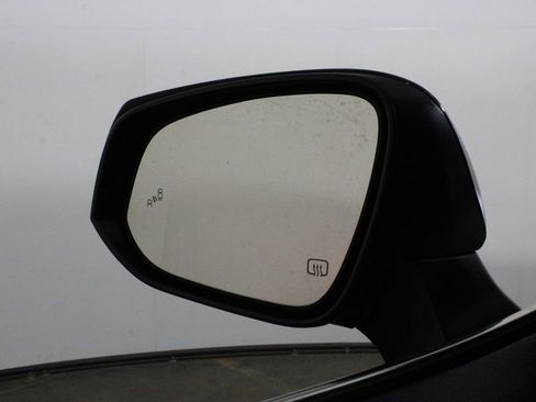 Used 2023 Toyota Highlander XLE FWD image 39