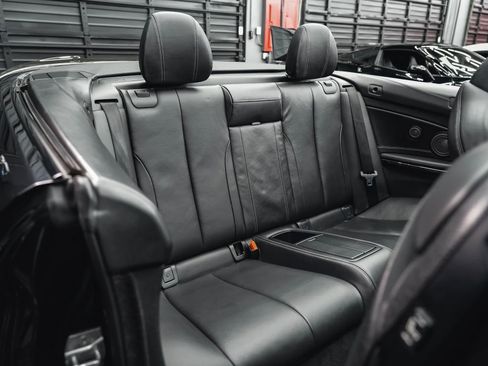 Used 2016 BMW M4 Convertible image 42