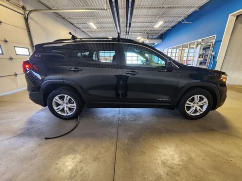 Used 2022 GMC Terrain SLE w/ Driver Convenience Package image 5