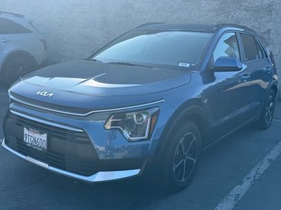 Certified 2025 Kia Niro EX