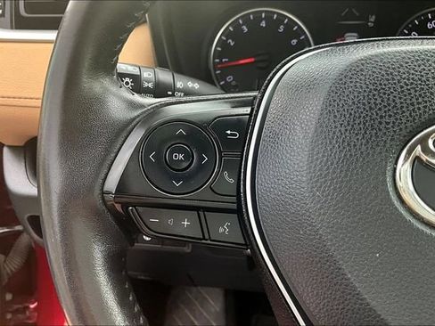 Used 2019 Toyota RAV4 XLE Premium w/ Cold Weather Package FWD image 11